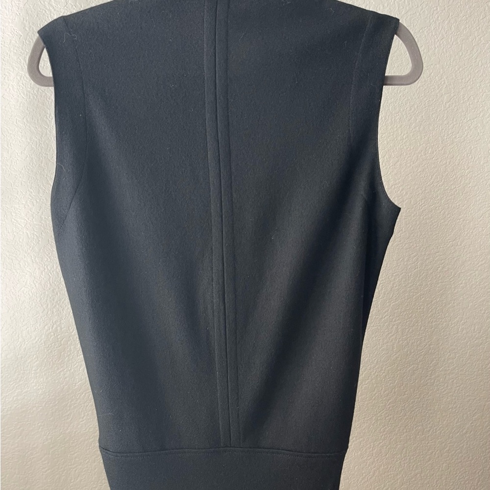 Black Sleeveless Drape Top - Picture 4 of 8